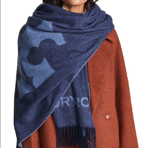 Tory Burch♥️NEW♥️Oblong wool logo scarf Tory Navy - Picture 3 of 8